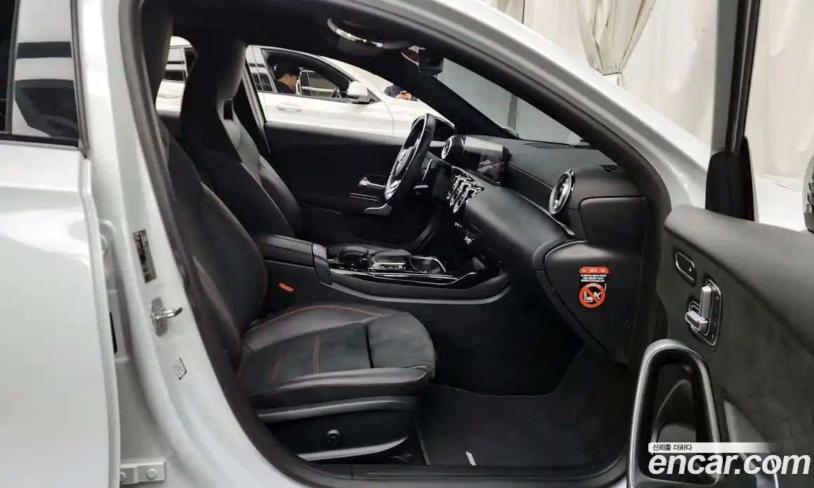 Mercedes-Benz A-Class 2023 2.0 Автомат в Москве № 203499, фото 18