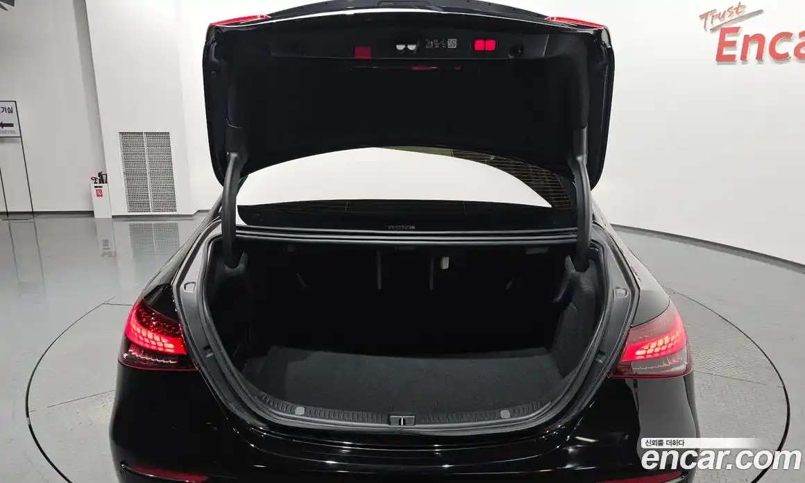 Mercedes-Benz E-Class 2023 2.0 Автомат в Москве № 206839, фото 16