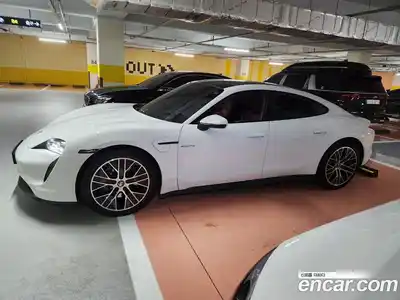 Porsche Taycan 2023 0.1 Автомат в Москве № 209200, миниатюра 2