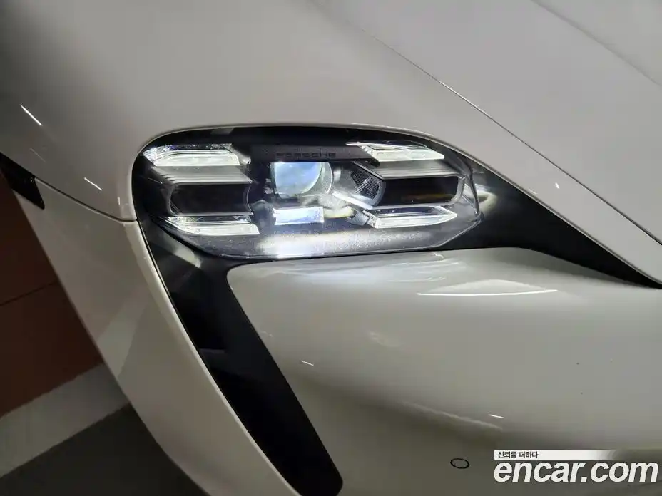 Porsche Taycan 2023 0.1 Автомат в Москве № 209200, фото 3