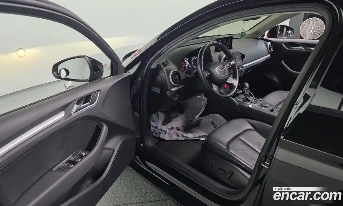 Audi A3 2015 1.6 Автомат в Москве № 212555, фото 15