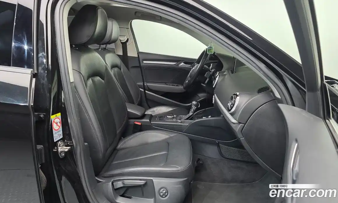 Audi A3 2015 1.6 Автомат в Москве № 212555, фото 19