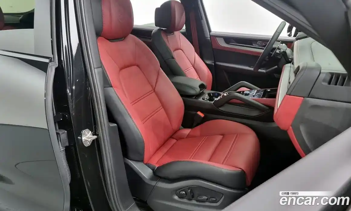 Porsche Cayenne 2024 3.0 Автомат в Москве № 212910, фото 14