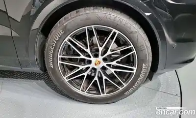 Porsche Cayenne 2024 3.0 Автомат в Москве № 212910, миниатюра 3