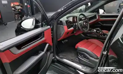 Porsche Cayenne 2024 3.0 Автомат в Москве № 212910, миниатюра 4