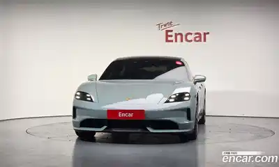 Porsche Taycan 2025 0.1 Автомат в Москве № 212951, миниатюра 3