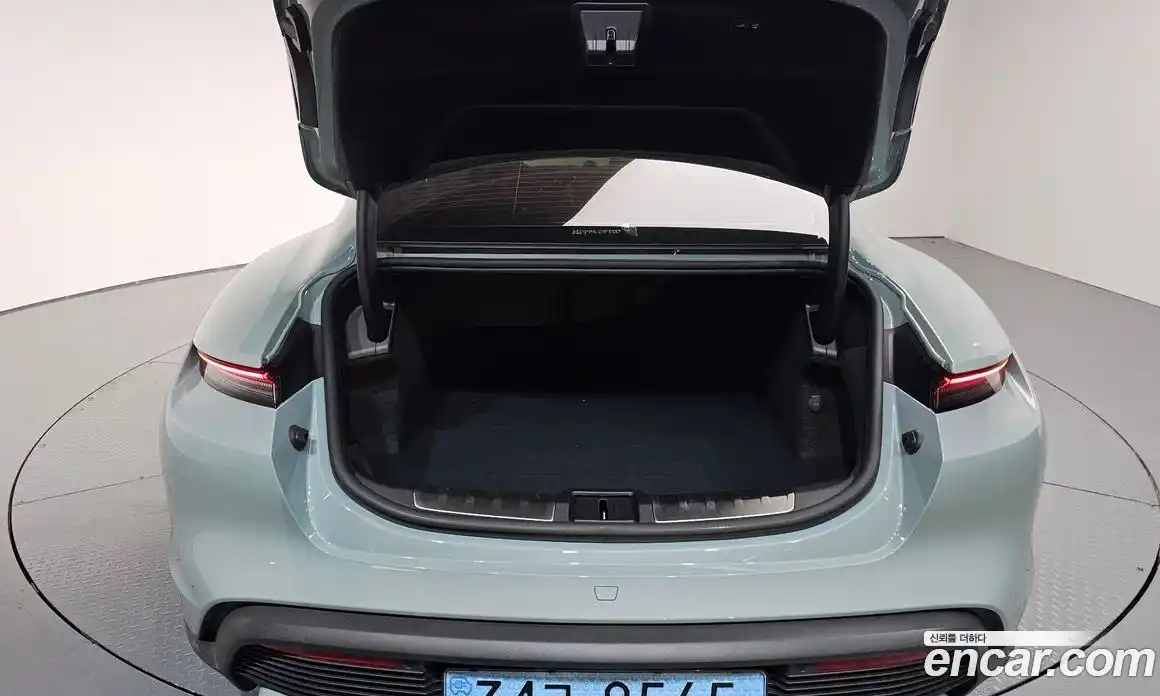 Porsche Taycan 2025 0.1 Автомат в Москве № 212951, фото 5