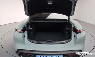 Porsche Taycan 2025 0.1 Автомат в Москве № 212951, миниатюра 5