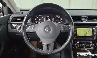 Volkswagen Passat 2015 2.0 Автомат в Москве № 214932, миниатюра 2