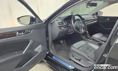 Volkswagen Passat 2015 2.0 Автомат в Москве № 214932, миниатюра 3