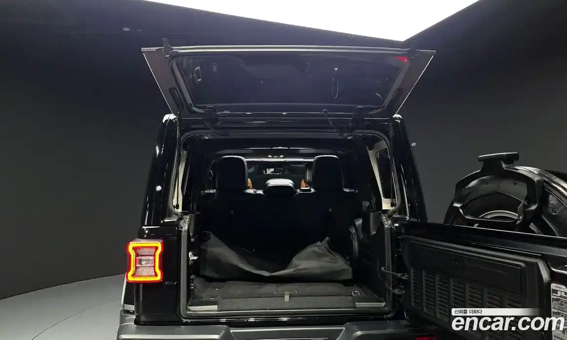 Jeep Wrangler 2020 2.0 Автомат в Москве № 215440, фото 14