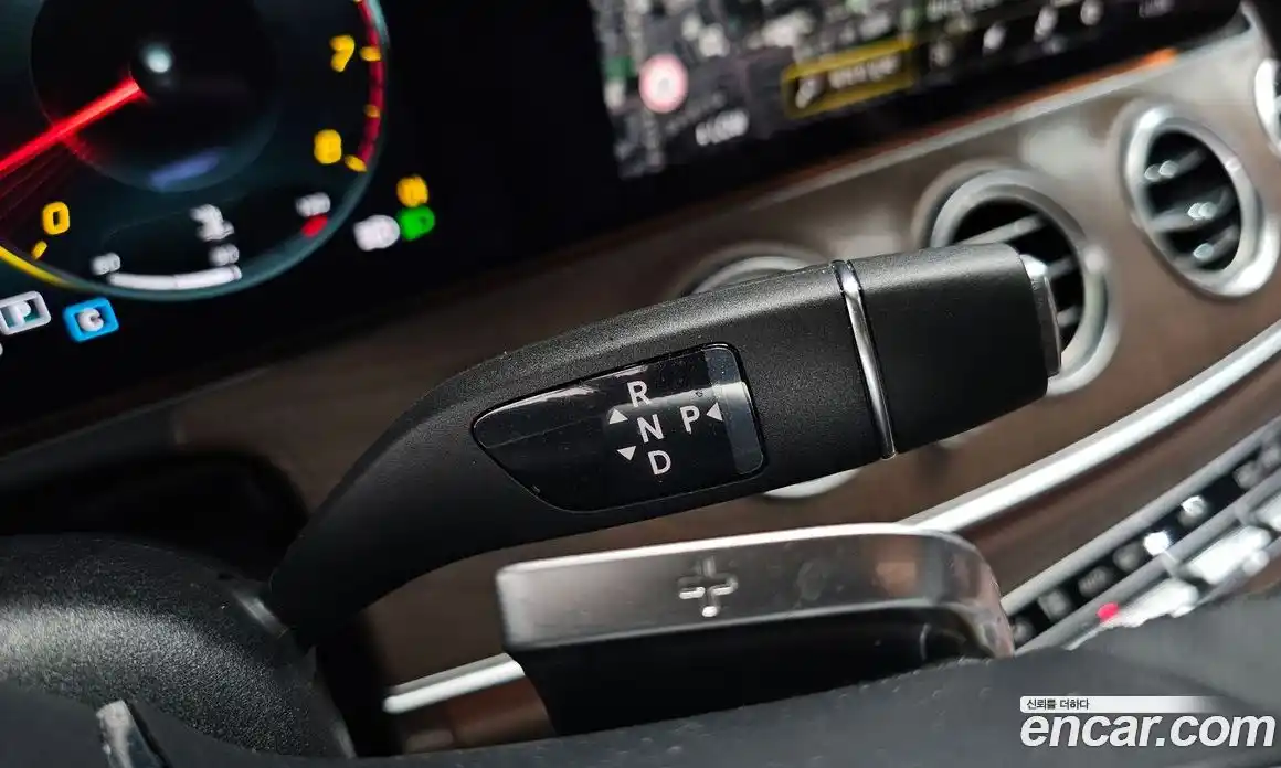 Mercedes-Benz E-Class 2023 2.0 Автомат в Москве № 224962, фото 5