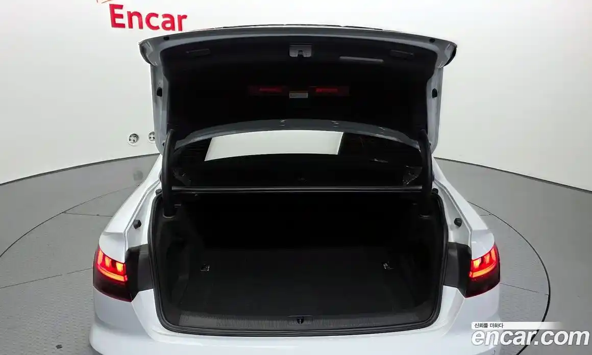 Audi A4 2021 2.0 Автомат в Москве № 229919, фото 9