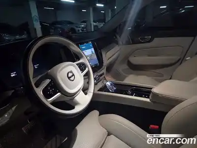 Volvo XC60 2025 2.0 Автомат в Москве № 230867, миниатюра 2