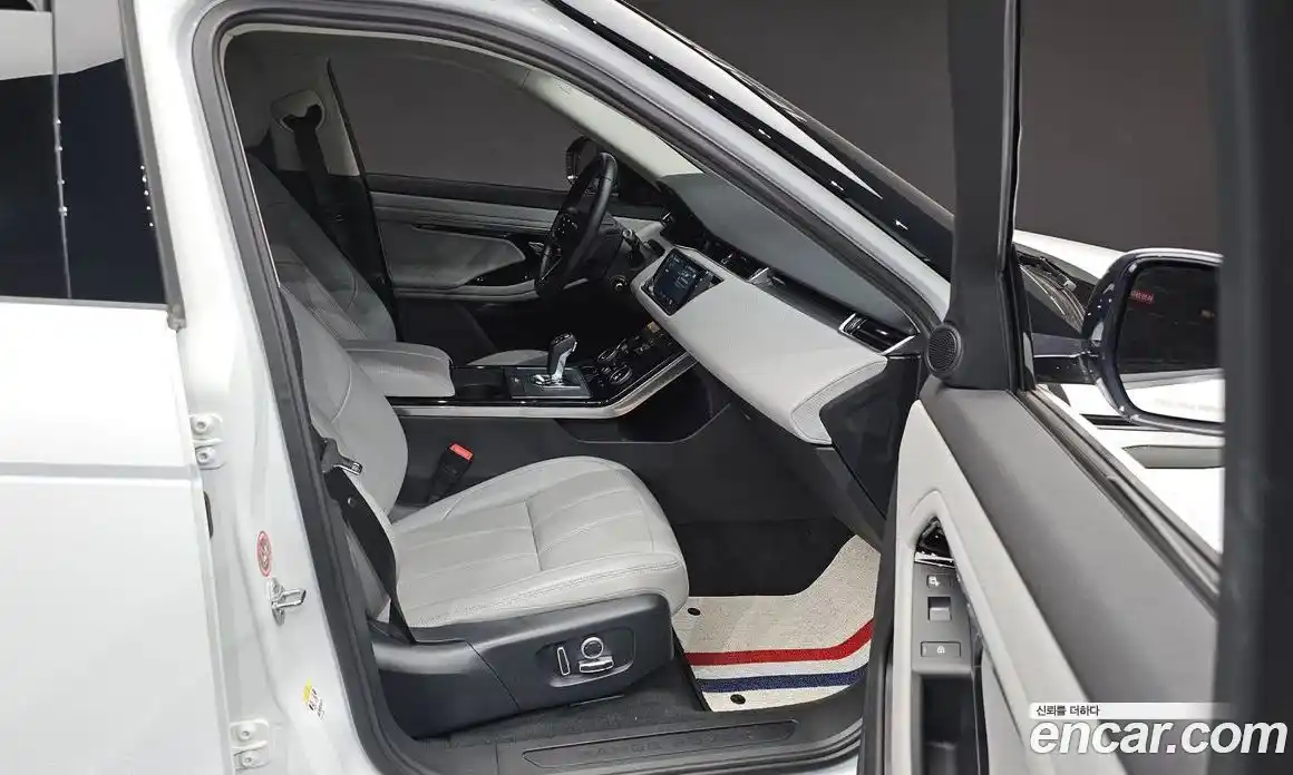 Land Rover Range-Rover Evoque 2021 2.0 Автомат в Москве № 231256, фото 3