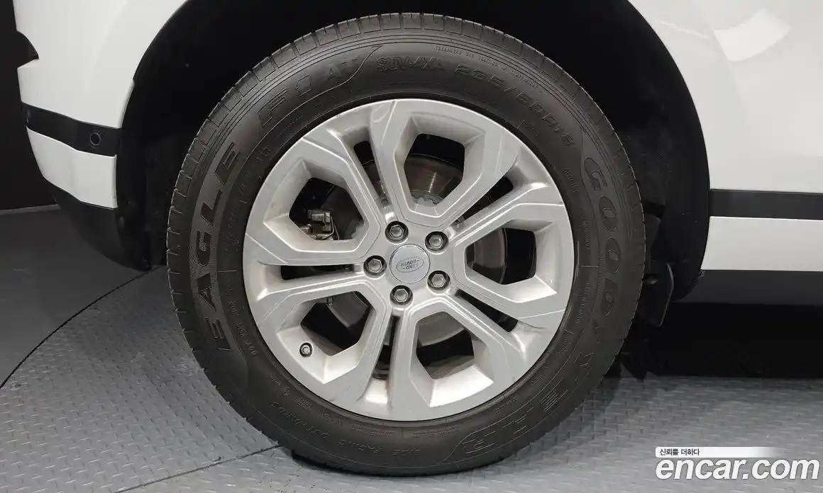 Land Rover Range-Rover Evoque 2021 2.0 Автомат в Москве № 231256, фото 9