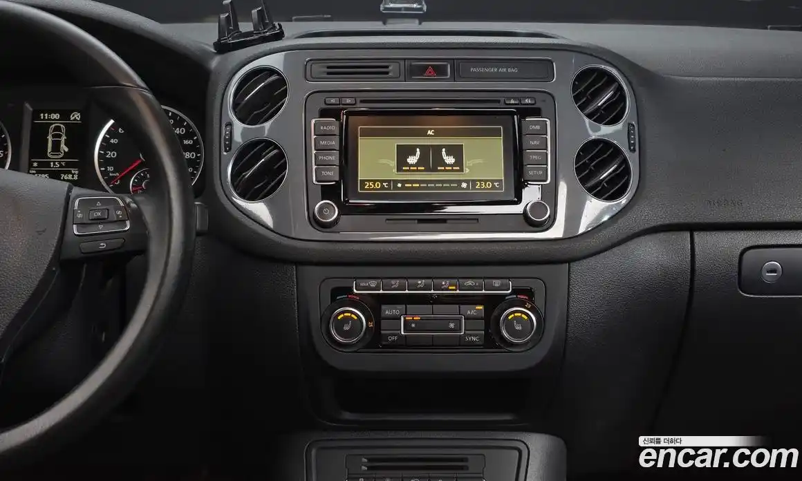 Volkswagen Tiguan 2014 2.0 Автомат в Москве № 232175, фото 17