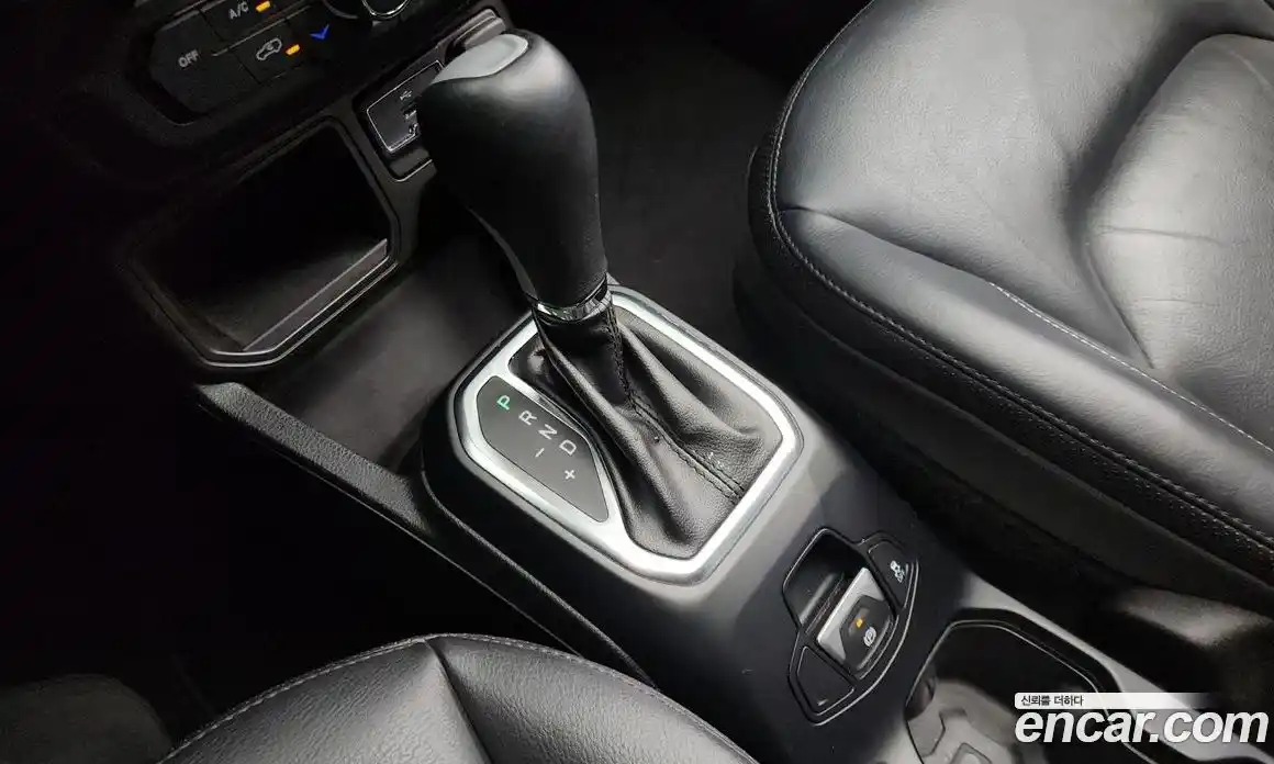 Jeep Renegade 2018 2.4 Автомат в Москве № 232497, фото 17