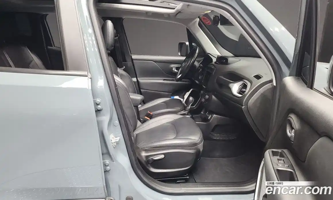 Jeep Renegade 2018 2.4 Автомат в Москве № 232497, фото 10