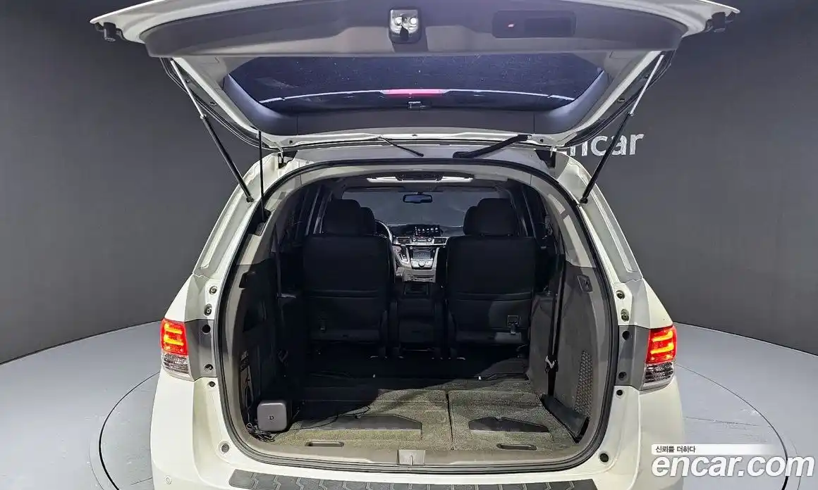 Honda Odyssey 2015 3.5 Автомат в Москве № 232848, фото 12