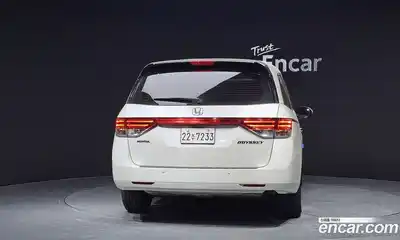 Honda Odyssey 2015 3.5 Автомат в Москве № 232848, миниатюра 4