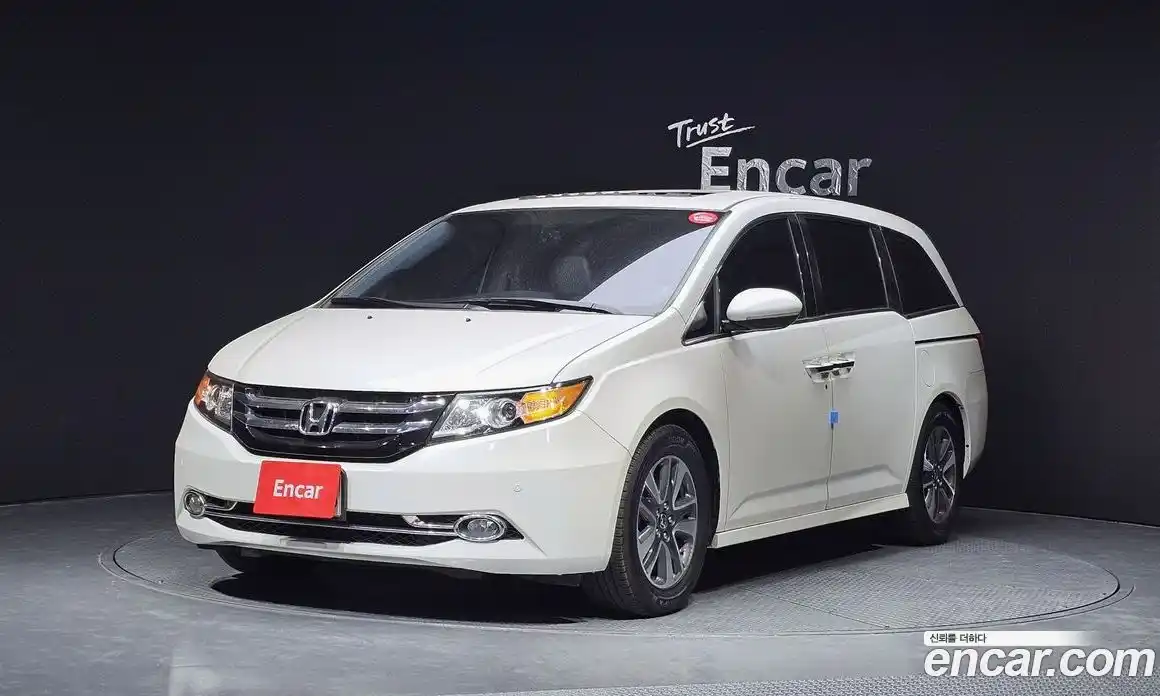 Honda Odyssey 2015 3.5 Автомат в Москве № 232848, фото 10
