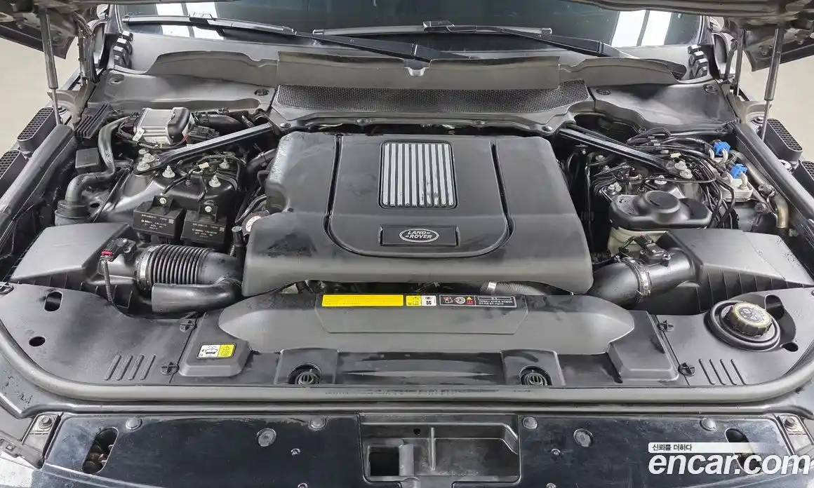 Land Rover Range-Rover 2020 4.4 Автомат в Москве № 252712, фото 7