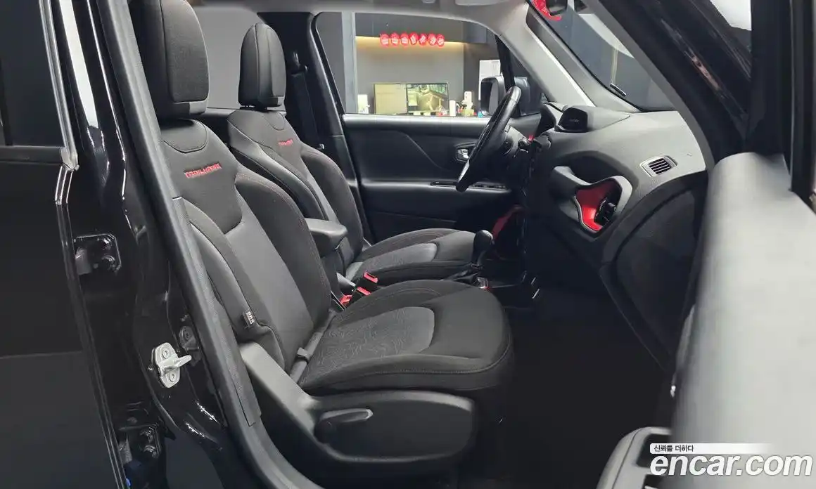 Jeep Renegade 2018 2.0 Автомат в Москве № 278809, фото 15