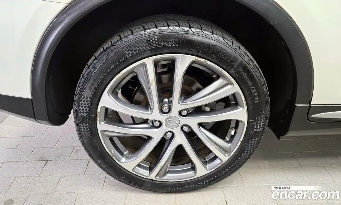 Infiniti QX50 2017 3.7 Автомат в Москве № 294761, фото 17