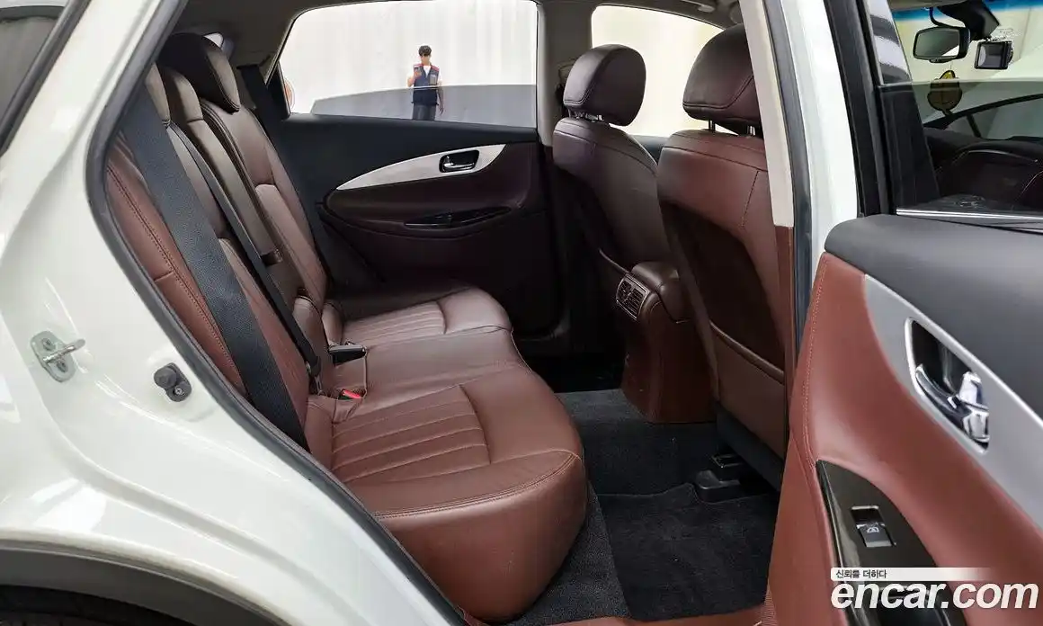 Infiniti QX50 2017 3.7 Автомат в Москве № 294761, фото 18