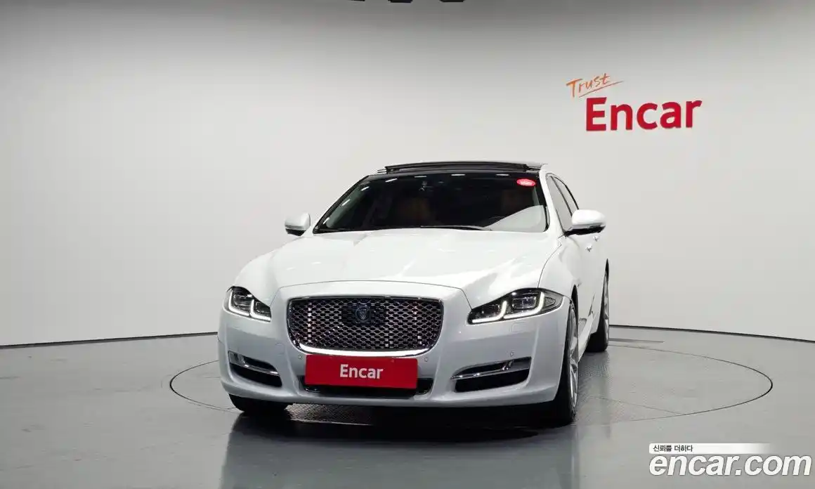 Jaguar XJ 2017 3.0 Автомат в Москве № 305048, фото 1