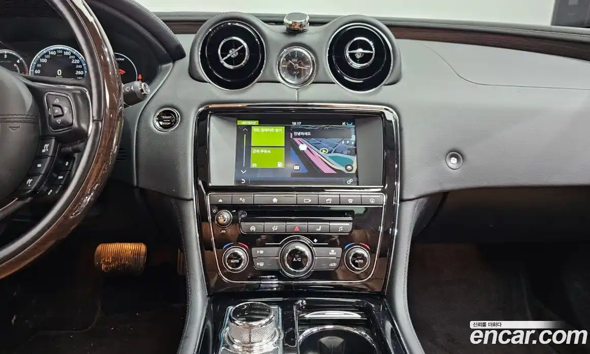 Jaguar XJ 2017 3.0 Автомат в Москве № 305048, фото 14