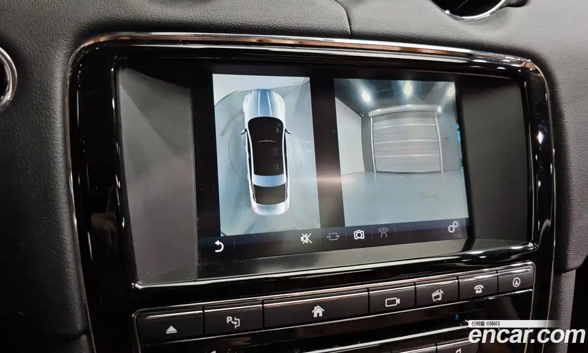 Jaguar XJ 2017 3.0 Автомат в Москве № 305048, фото 17