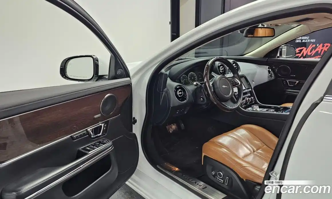 Jaguar XJ 2017 3.0 Автомат в Москве № 305048, фото 7