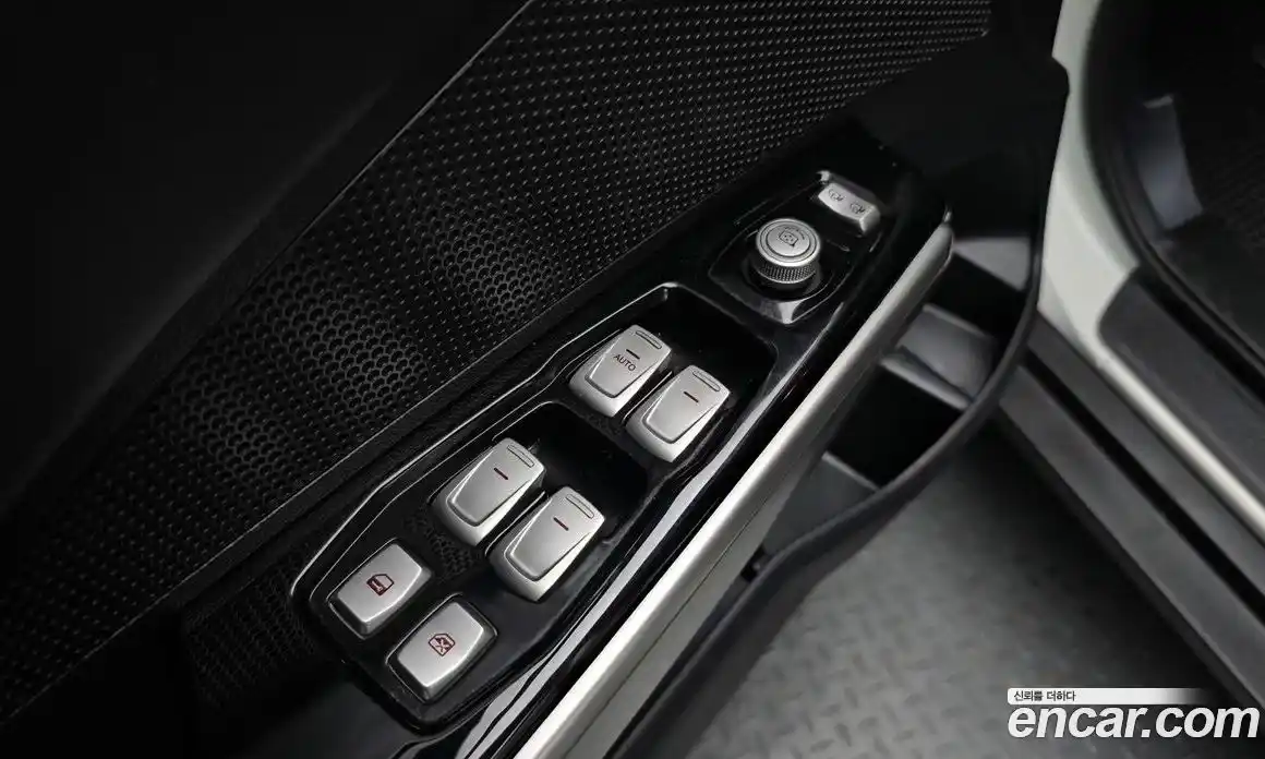 SsangYong TIBOLI 2016 1.6 Автомат в Москве № 32029, фото 11