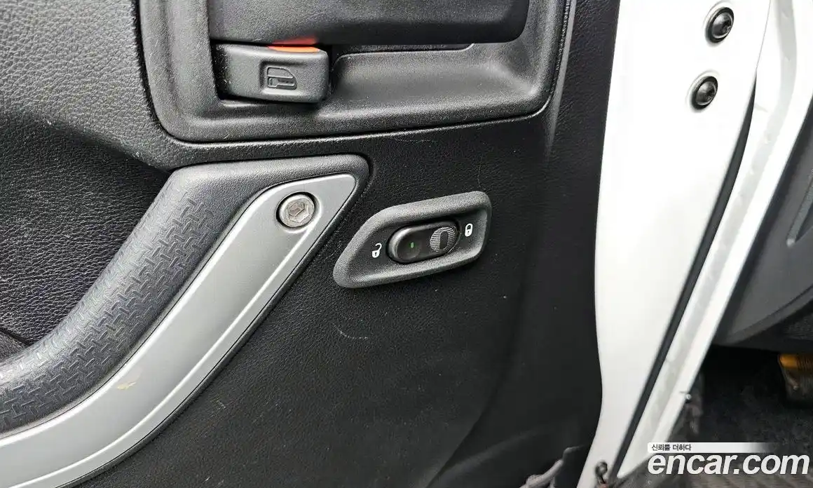 Jeep Wrangler 2014 2.8 Автомат в Москве № 340151, фото 6