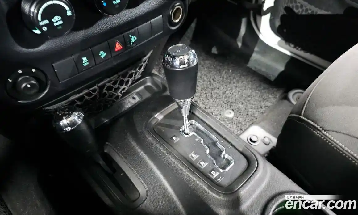 Jeep Wrangler 2014 2.8 Автомат в Москве № 340151, фото 8