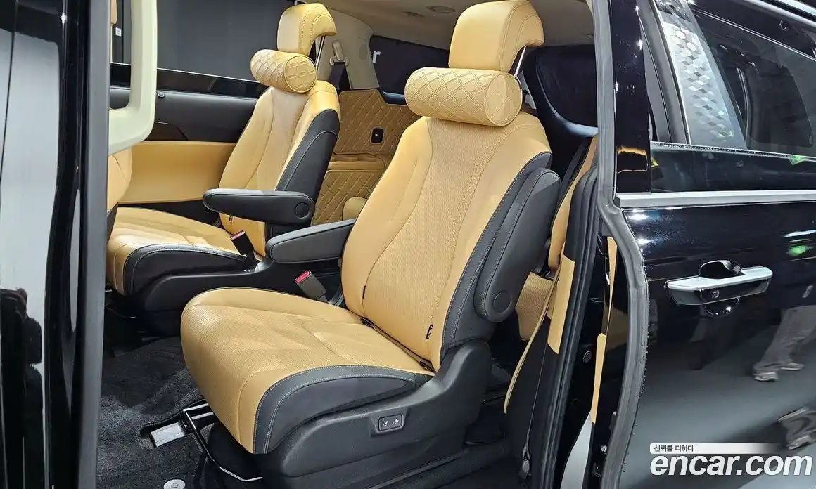 Kia Canival 2023 3.5 Автомат в Москве № 54795, фото 15