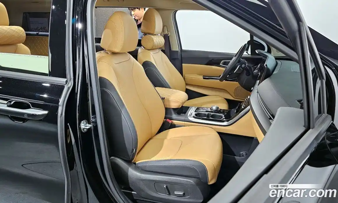 Kia Canival 2023 3.5 Автомат в Москве № 54795, фото 7