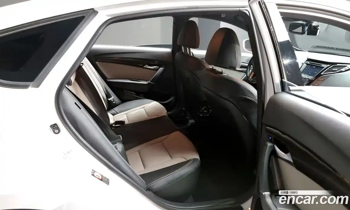 Hyundai i40 2016 2.0 Автомат в Москве № 7778, фото 7