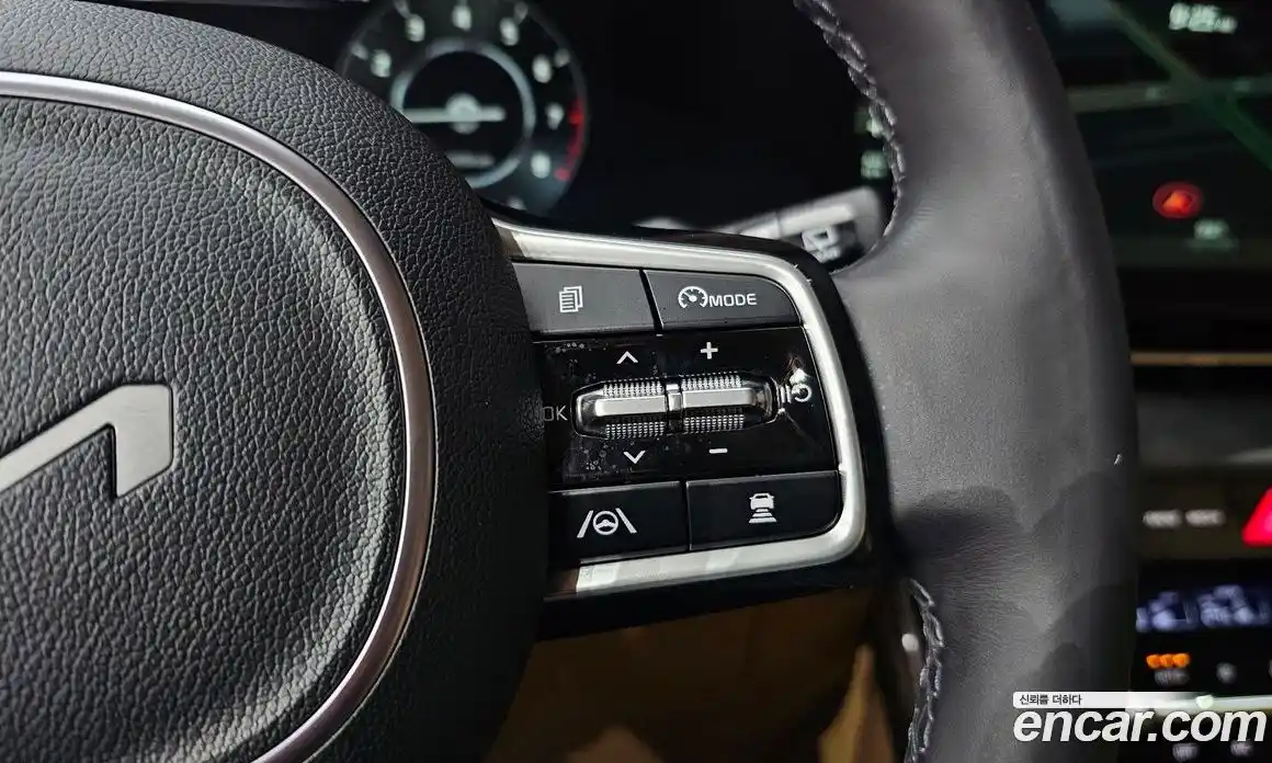 Kia Canival 2023 3.5 Автомат в Москве № 96848, фото 3