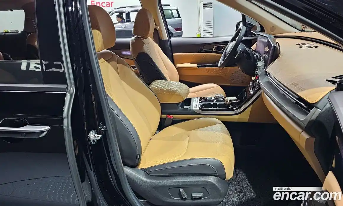 Kia Canival 2023 3.5 Автомат в Москве № 96848, фото 7