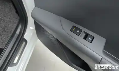 Kia Niro 2025 1.6 Автомат в Москве № 114460, миниатюра 8