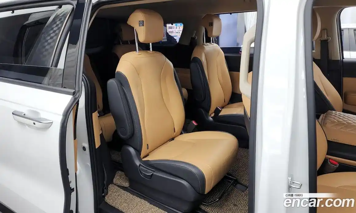 Kia Canival 2023 3.5 Автомат в Москве № 114785, фото 14