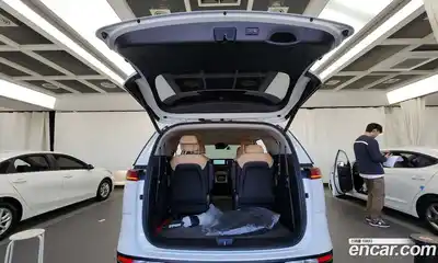 Kia Canival 2023 3.5 Автомат в Москве № 114785, миниатюра 7