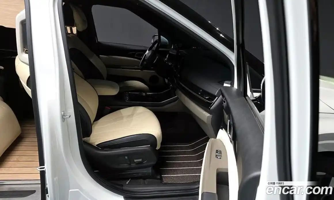 Kia Canival 2024 3.5 Автомат в Москве № 121858, фото 15