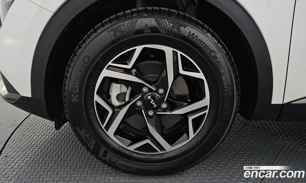 Kia Sportage 2023 2.0 Автомат в Москве № 122019, фото 1