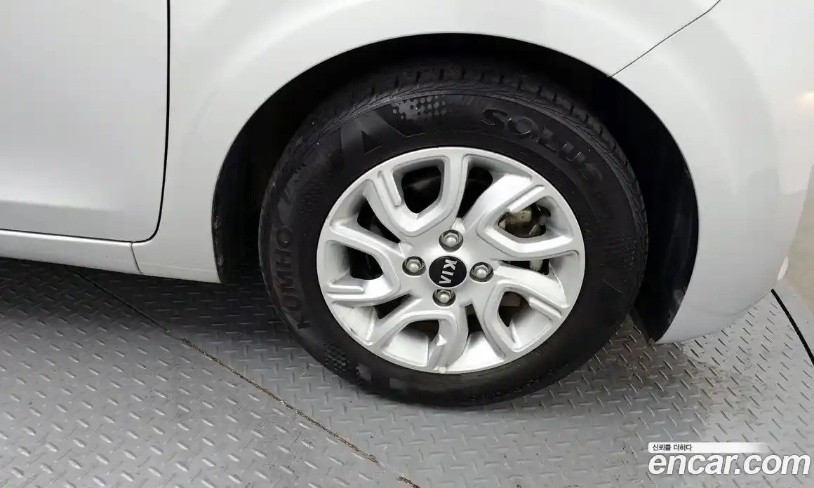 Kia Morning 2017 1.0 Автомат в Москве № 133846, фото 13