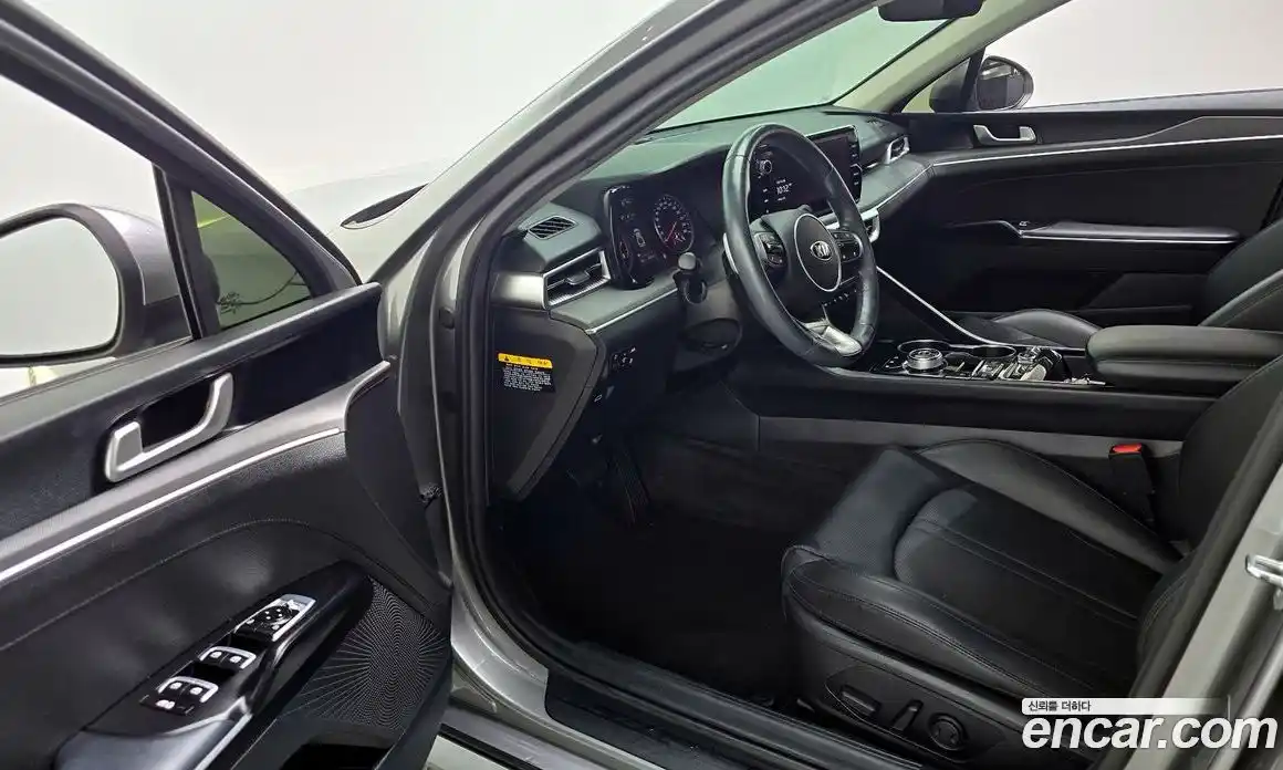 Kia K5 2020 2.0 Автомат в Москве № 133938, фото 20