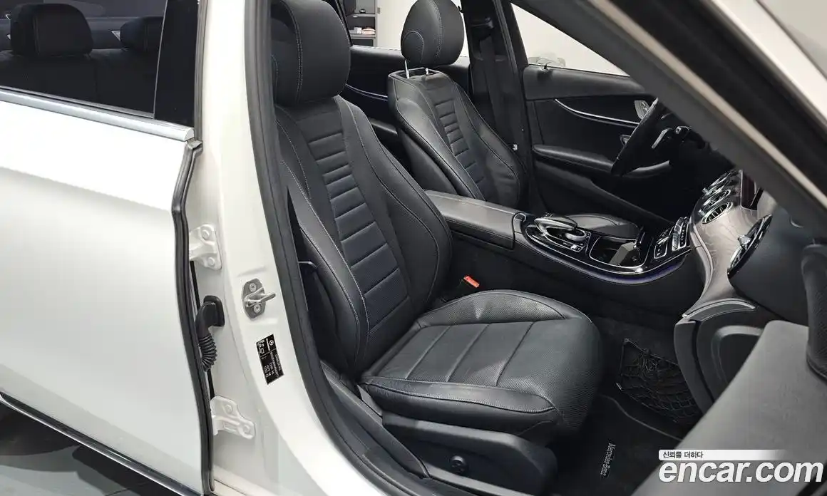 Mercedes-Benz E-Class 2017 2.0 Автомат в Москве № 136655, фото 8